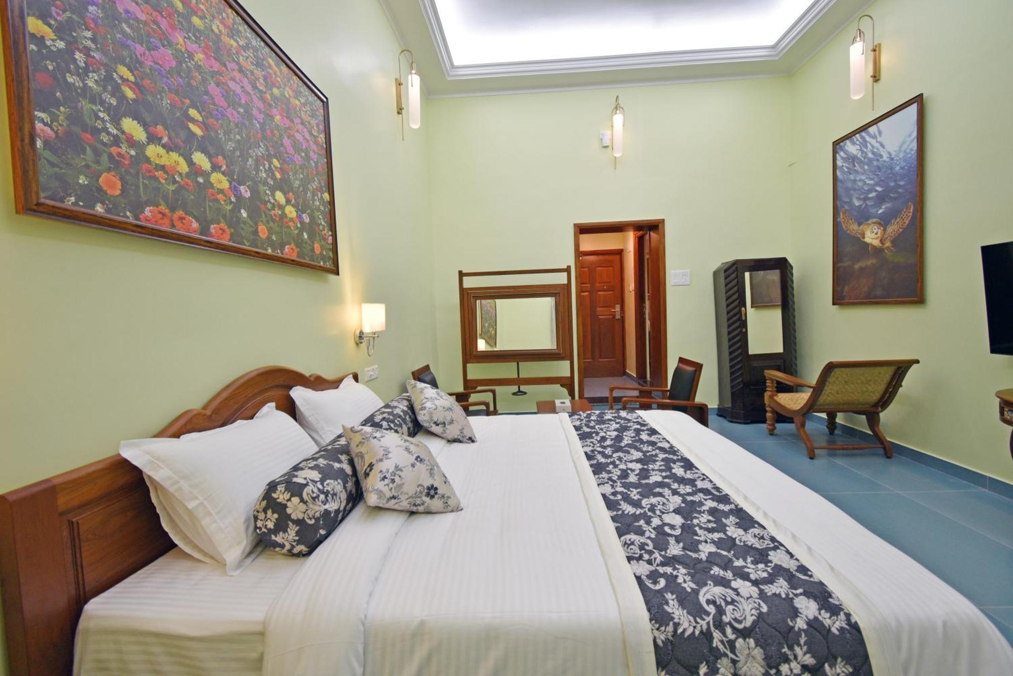 Le Colonial Suites Puducherry Zewnętrze zdjęcie