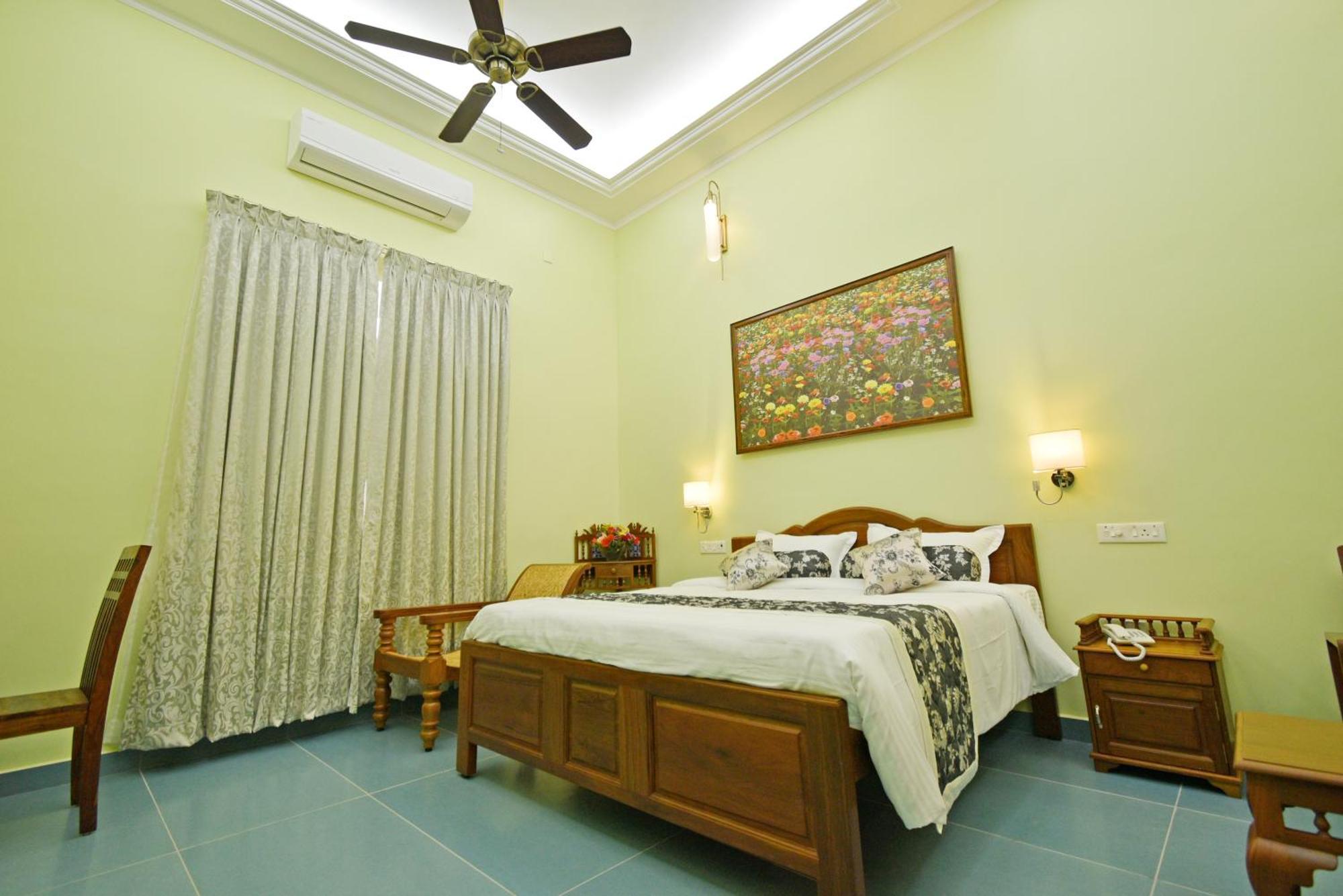 Le Colonial Suites Puducherry Zewnętrze zdjęcie