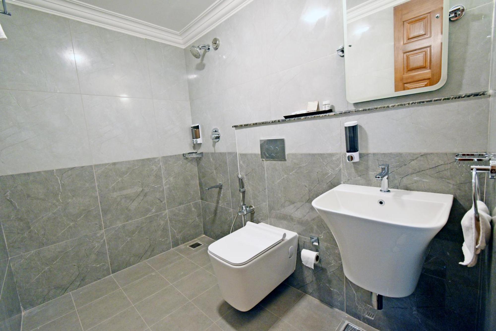 Le Colonial Suites Puducherry Zewnętrze zdjęcie