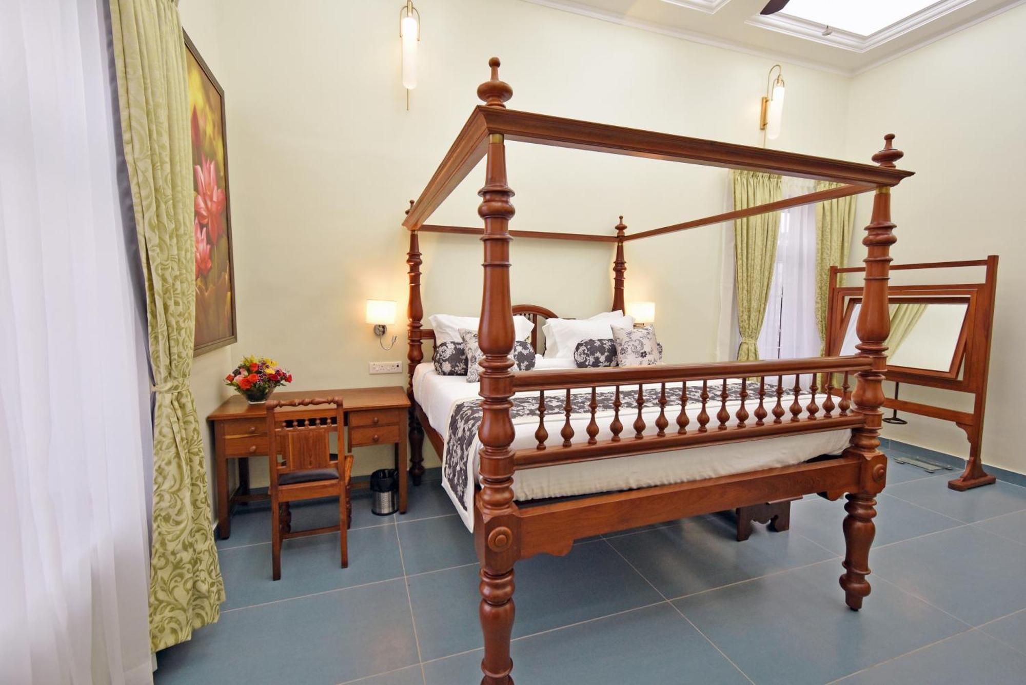 Le Colonial Suites Puducherry Zewnętrze zdjęcie