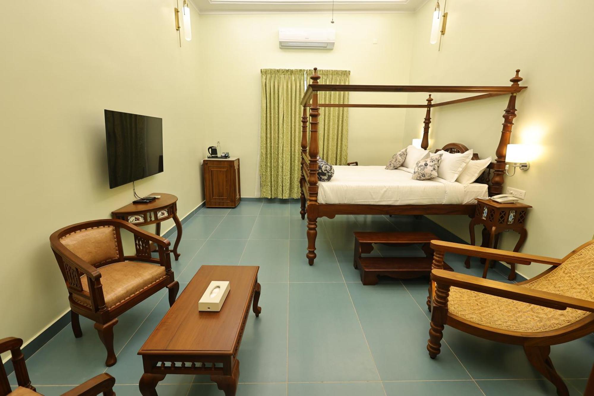 Le Colonial Suites Puducherry Zewnętrze zdjęcie