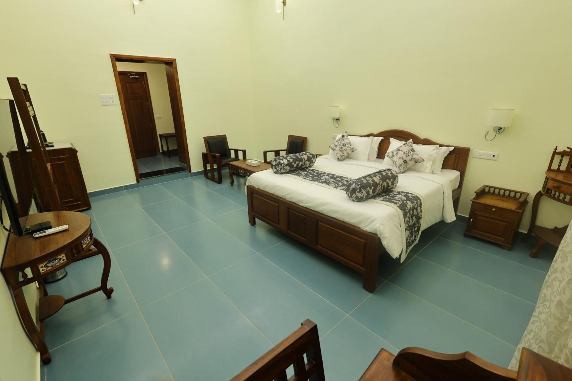 Le Colonial Suites Puducherry Zewnętrze zdjęcie
