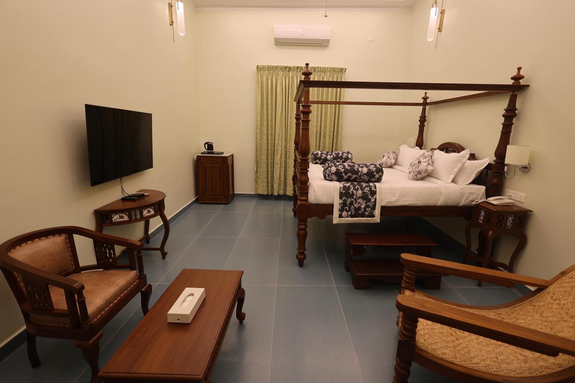 Le Colonial Suites Puducherry Zewnętrze zdjęcie