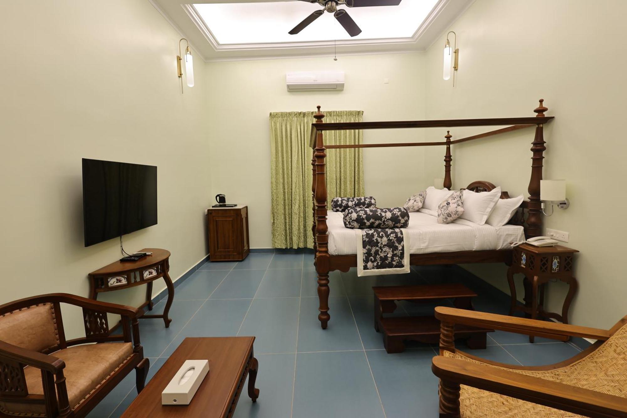 Le Colonial Suites Puducherry Zewnętrze zdjęcie