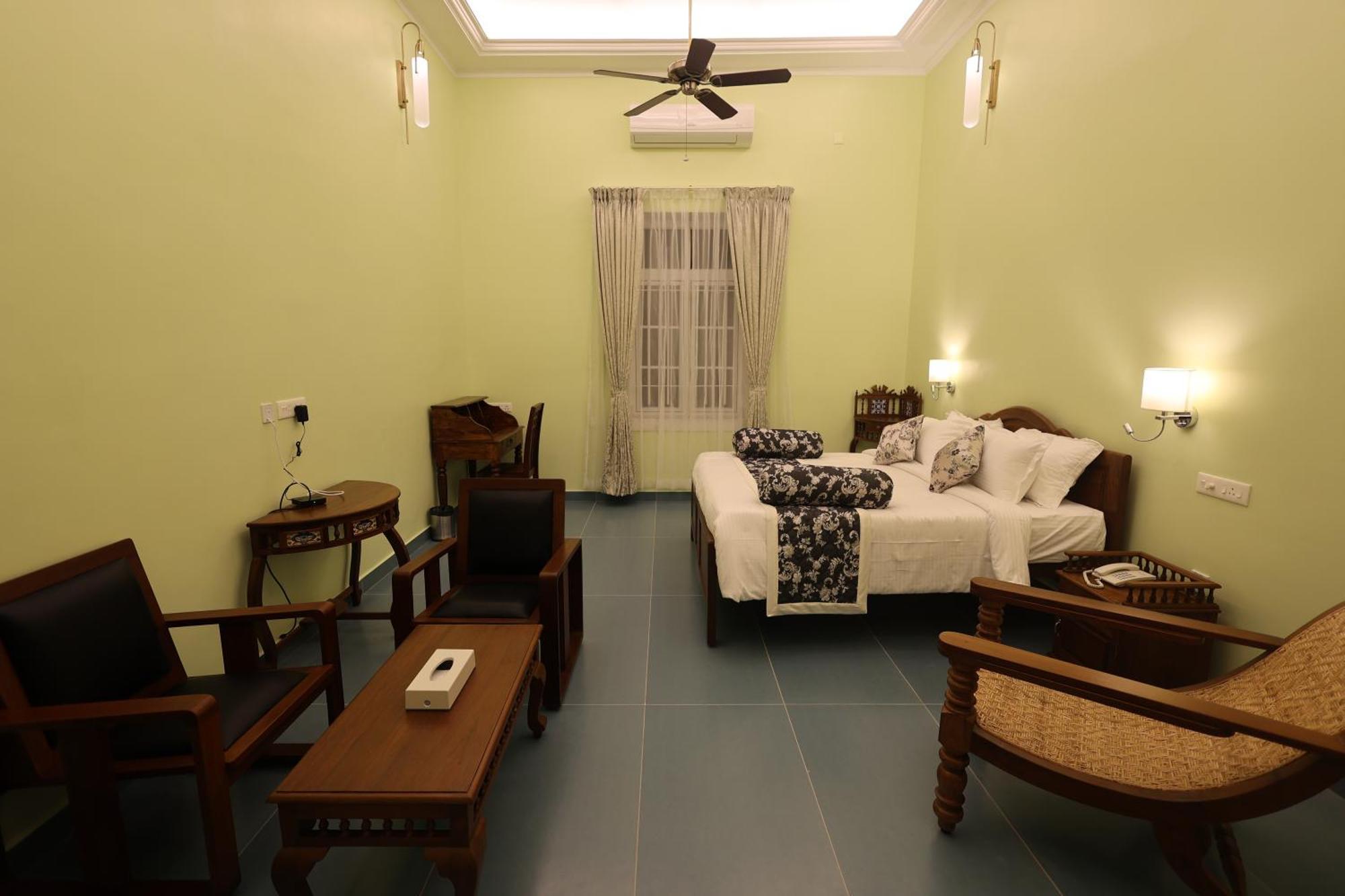 Le Colonial Suites Puducherry Zewnętrze zdjęcie